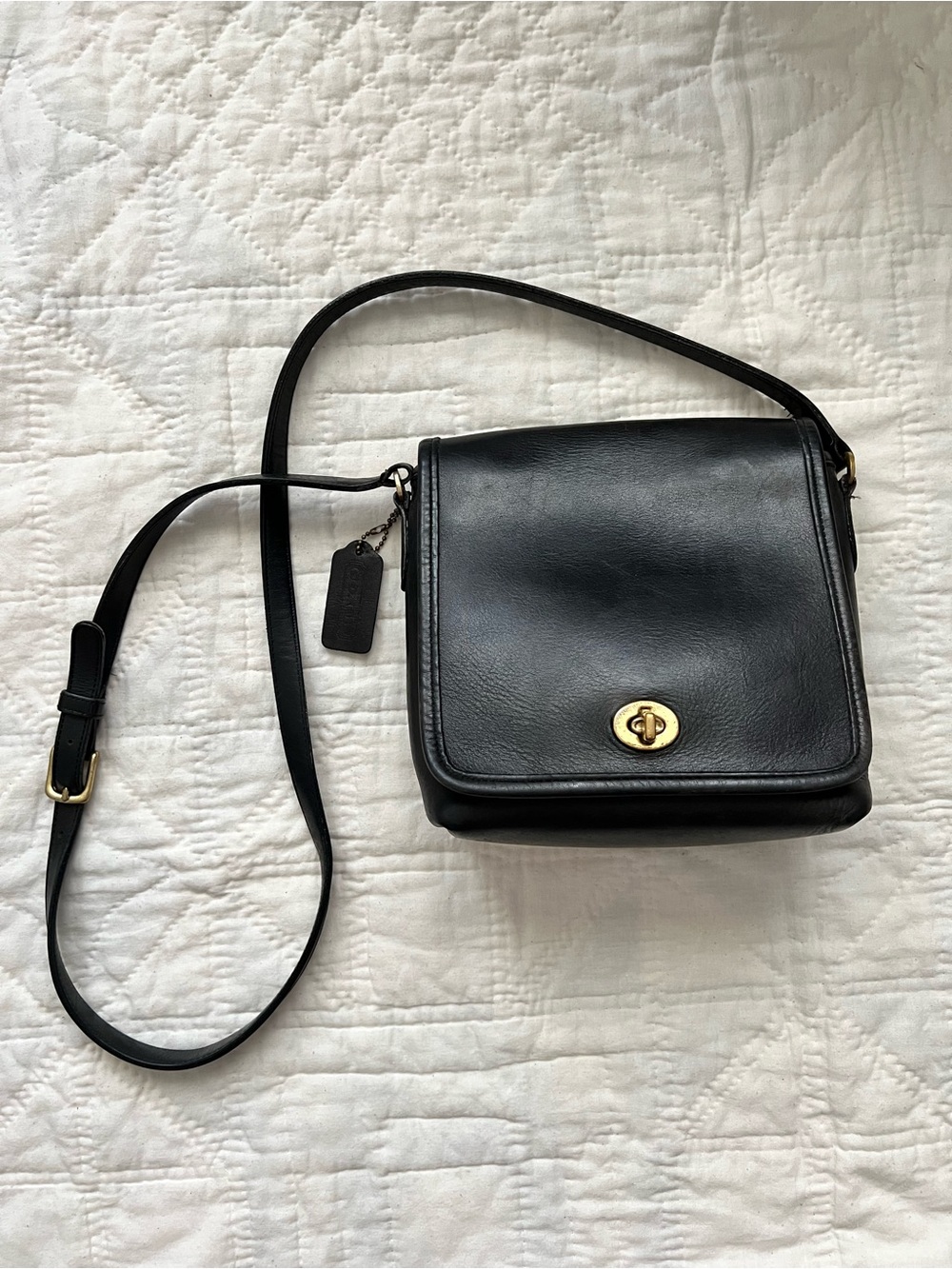 Vintage Coach Companion Flap Crossbody Shoulder Bag in Classic Black Leather